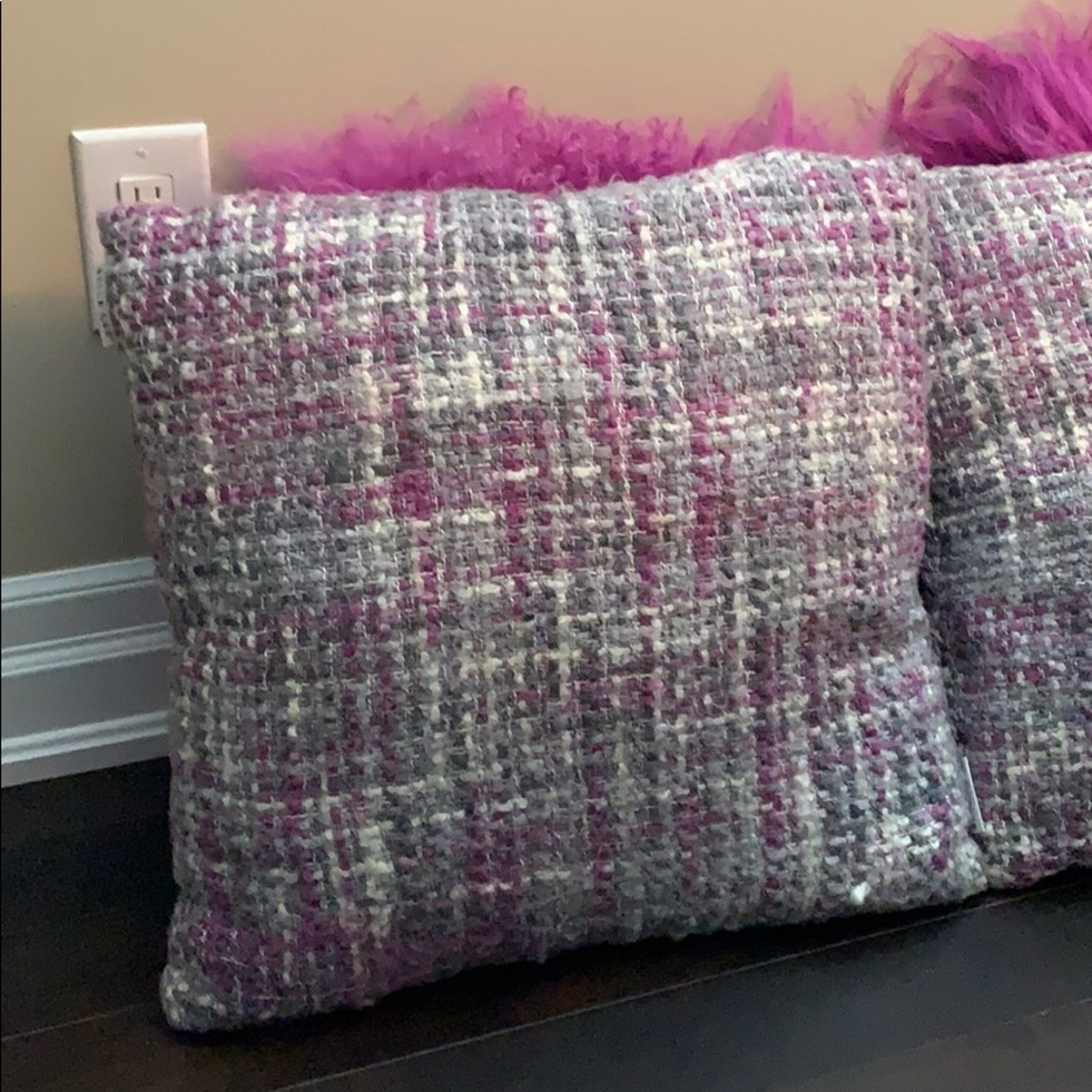 Accent pillows